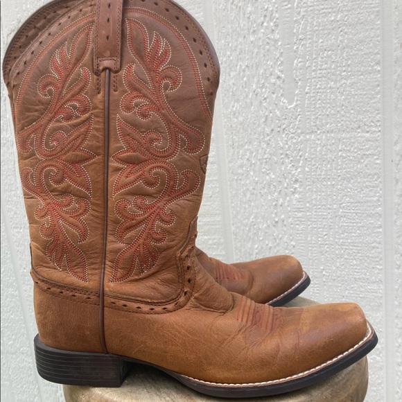 Ariat Shoes - Ariat size 6B women’s like new western boots
